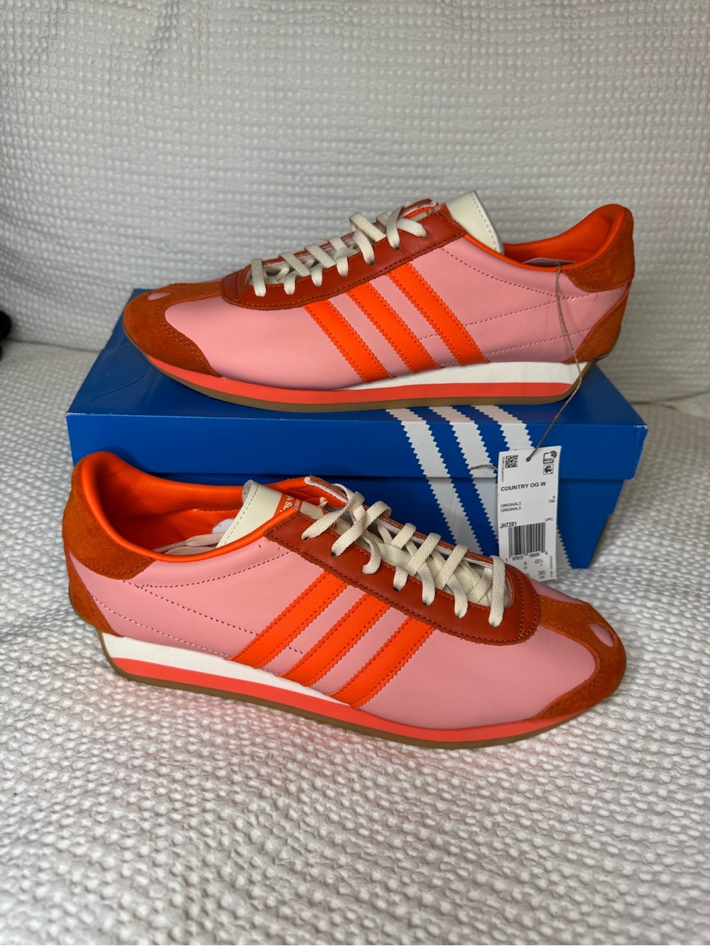 Adidas Women’s Country OG Sneakers - Valentines Lover 2025 - Picture 5 of 16